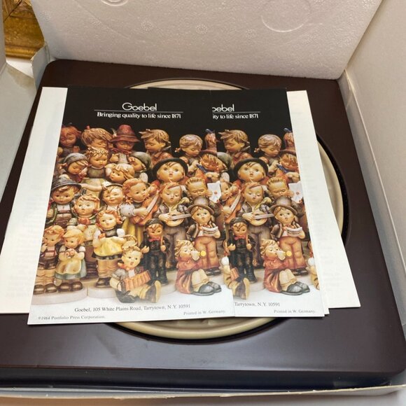 M.I. HUMMEL Goebel 15th ANNUAL PLATE 1985 CHICK GIRL #278 Excellent Condition - Picture 4 of 7